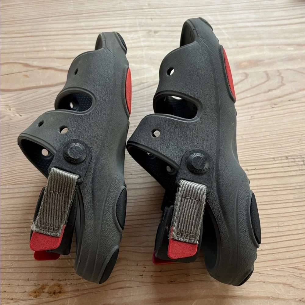 CROCS Kids Black and Red Sandals Size 13 - Picture 6 of 6